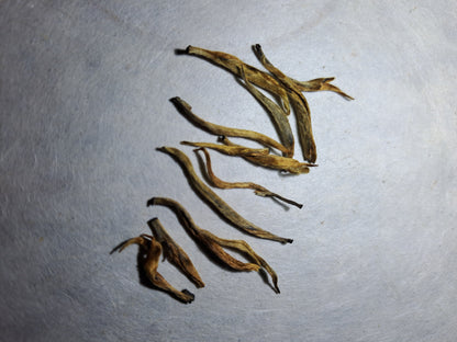 GOLDEN TIPS TEA